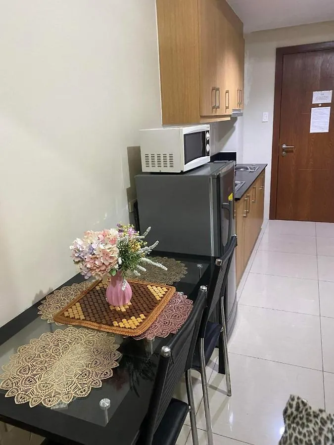 Appartamento Jona'S Place At Shell Residences Manila