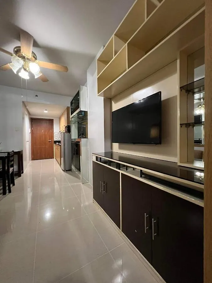 Jona'S Place At Shell Residences Manila