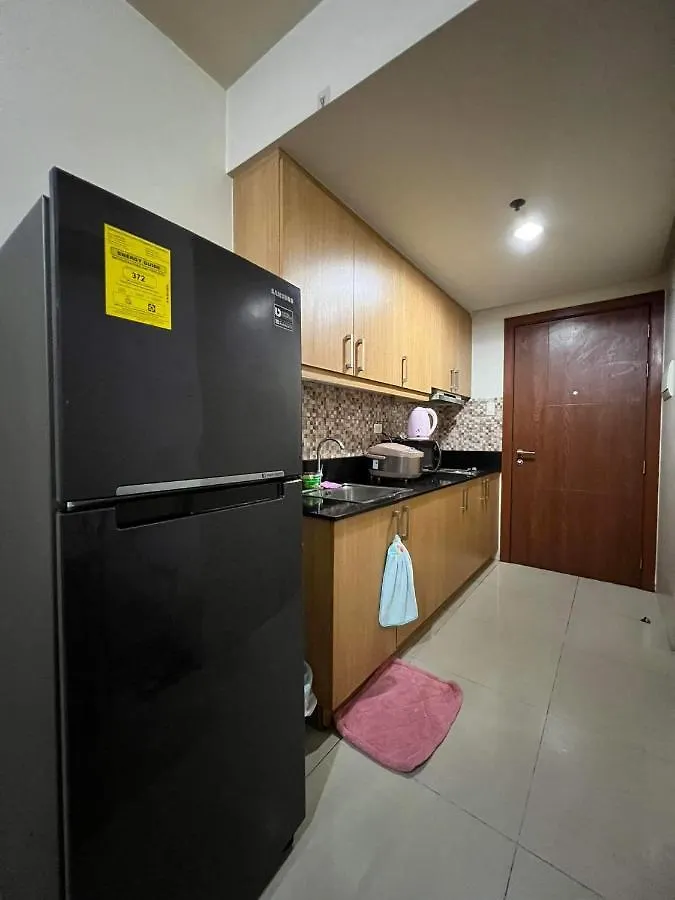 Jona'S Place At Shell Residences Manila